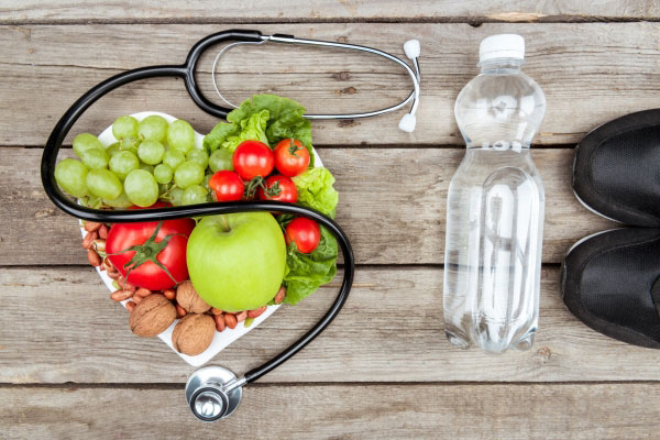 Health heart diet of fresh fruits, vegetables and water
